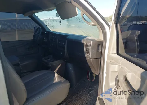 2008 Chevrolet Express G1500 z USA, uszkodzony, nr VIN 1GCFG15X881225192